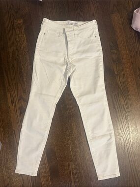 White High-Rise Skinny Jeans - Women